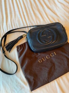 Authentic Gucci Blue leather Soho Disco Crossbody Bag, dust bag